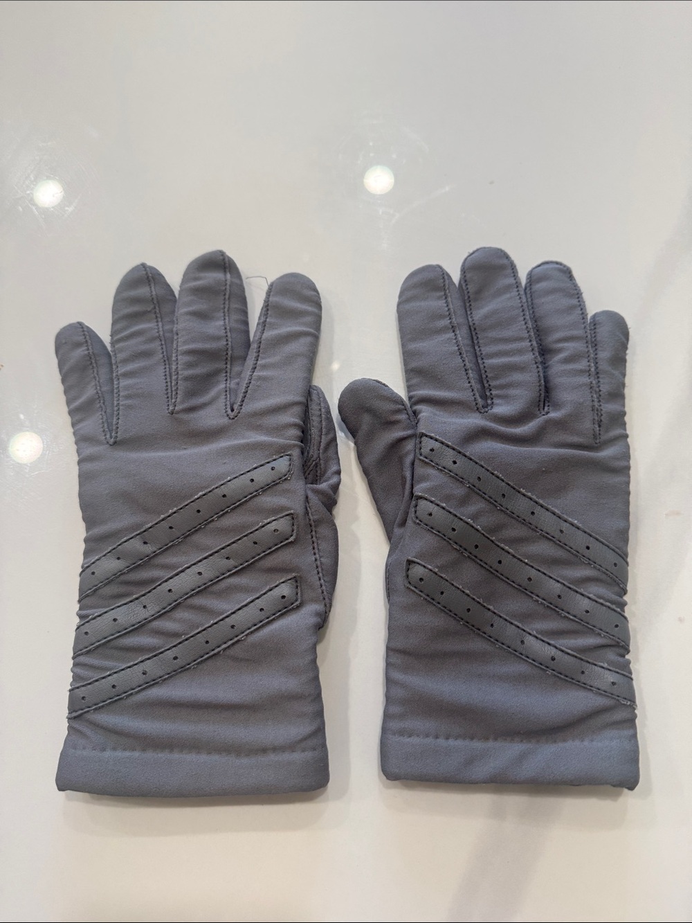 Hanes Gray Winter Gloves, vintage, unisex, size medium on tag